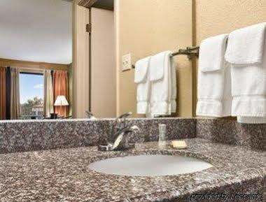 Super 8 By Wyndham Hattiesburg North Esterno foto